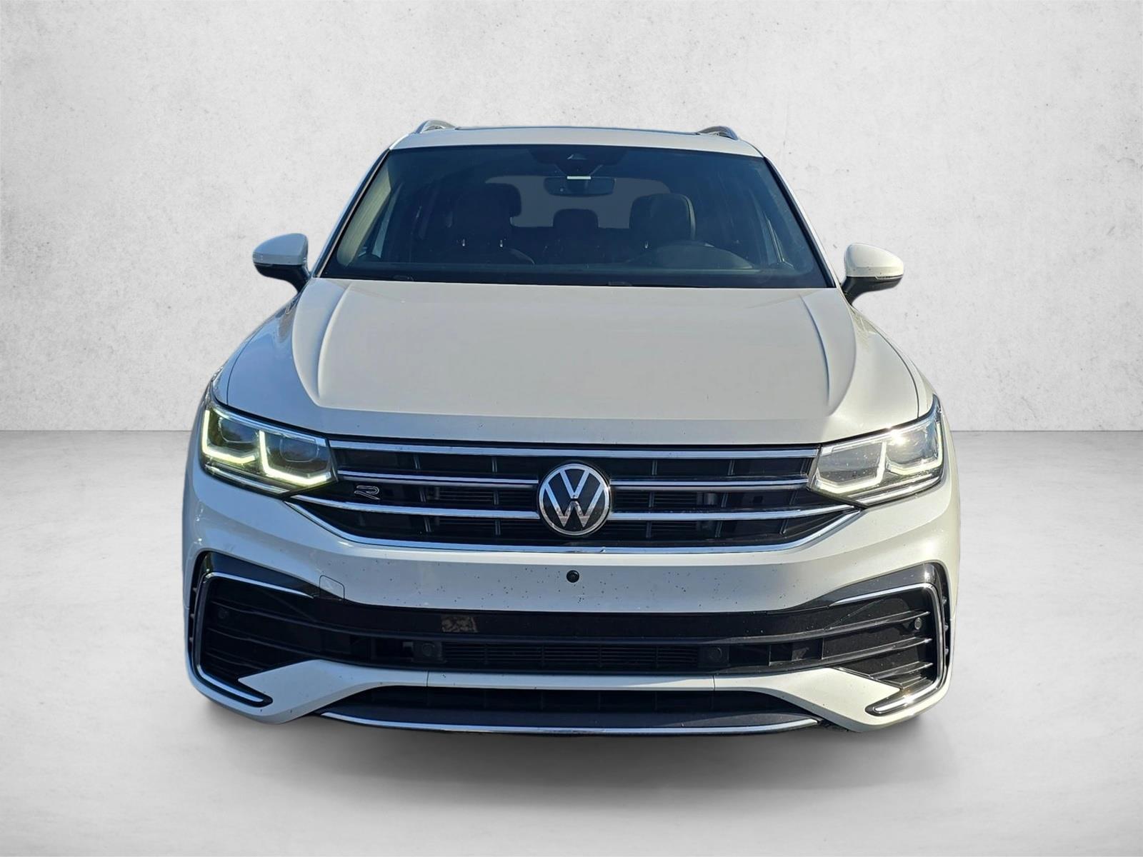 2023 Volkswagen Tiguan SEL R-Line Black photo 2