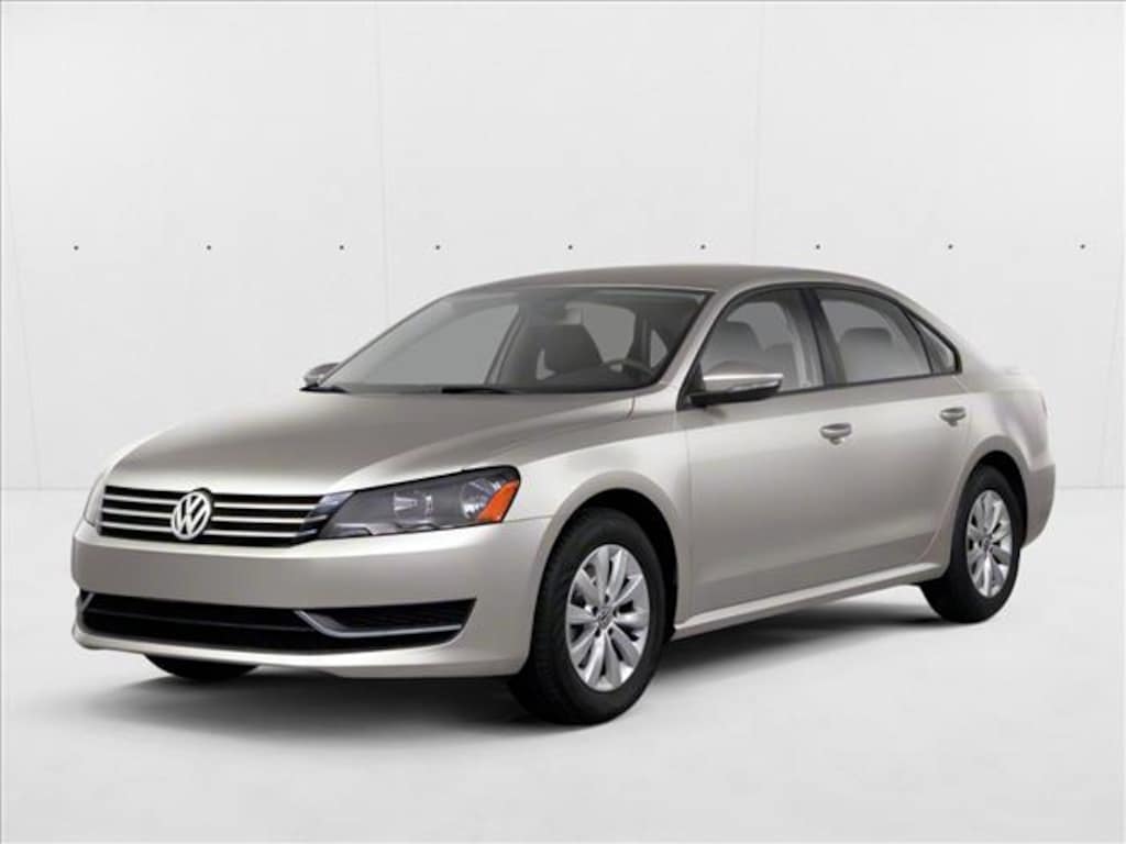 Used 2013 Volkswagen Passat SE Sedan