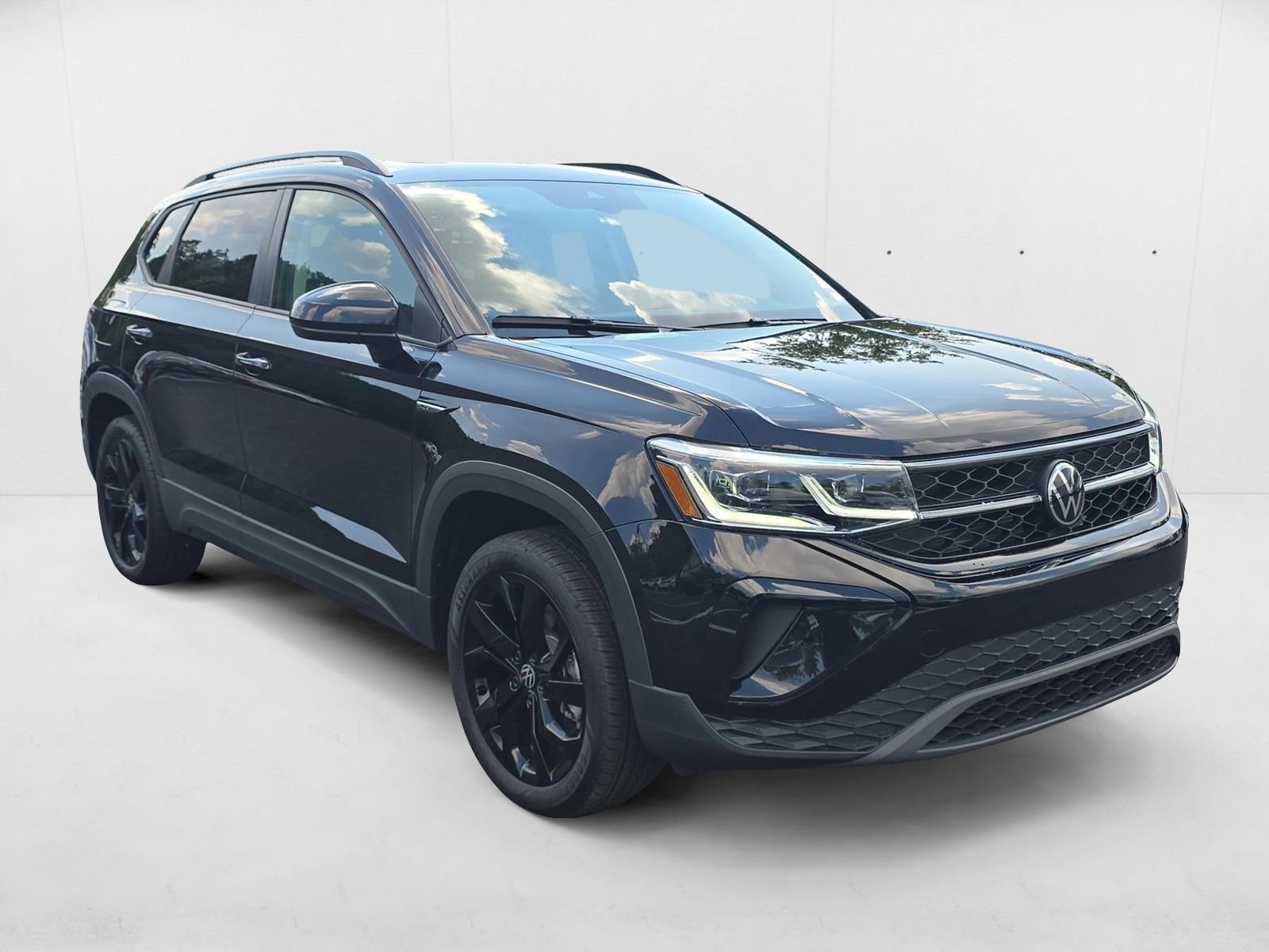 2024 Volkswagen Taos SE photo 3