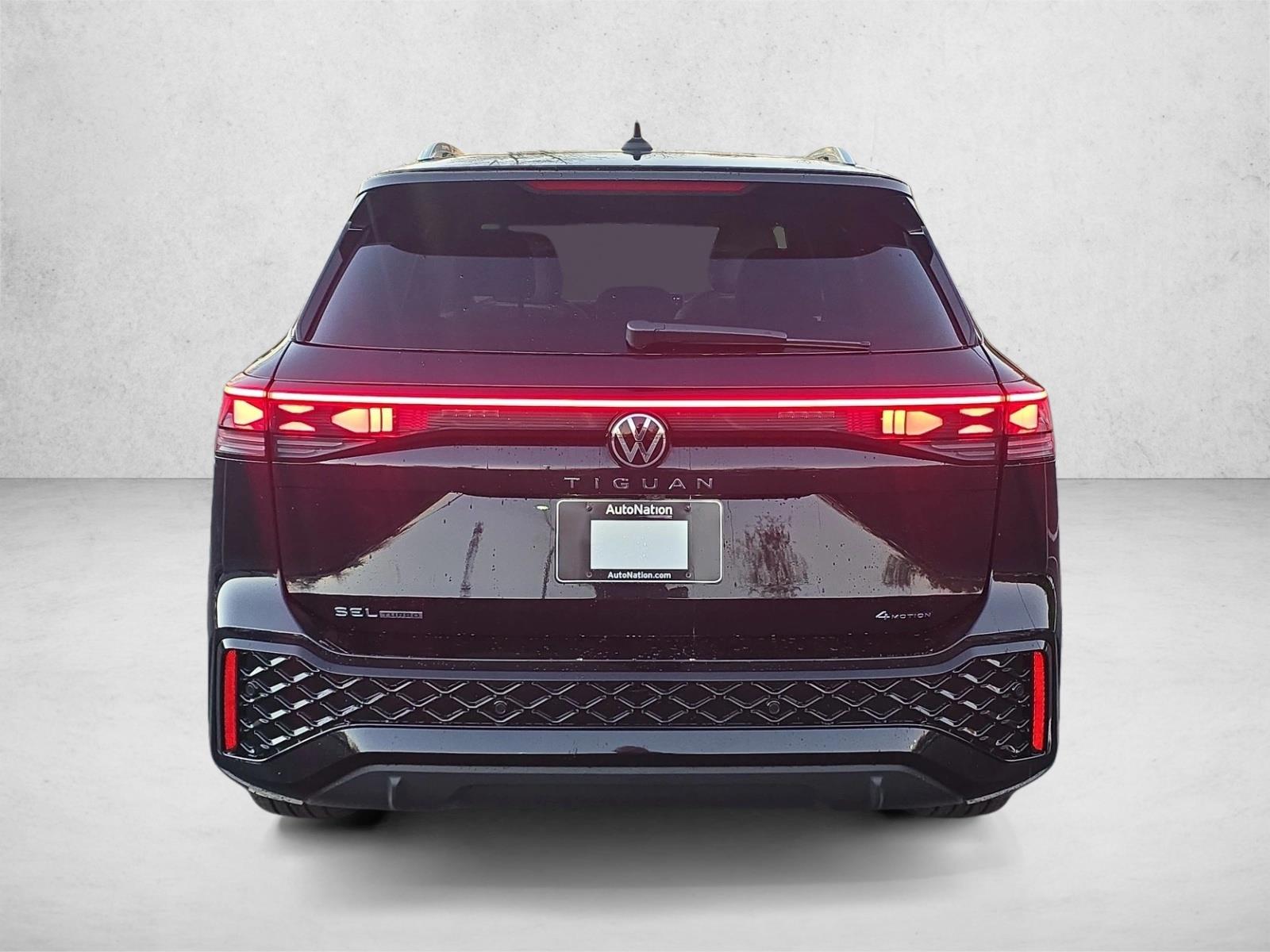 2026 Volkswagen Tiguan SEL R-Line photo 3