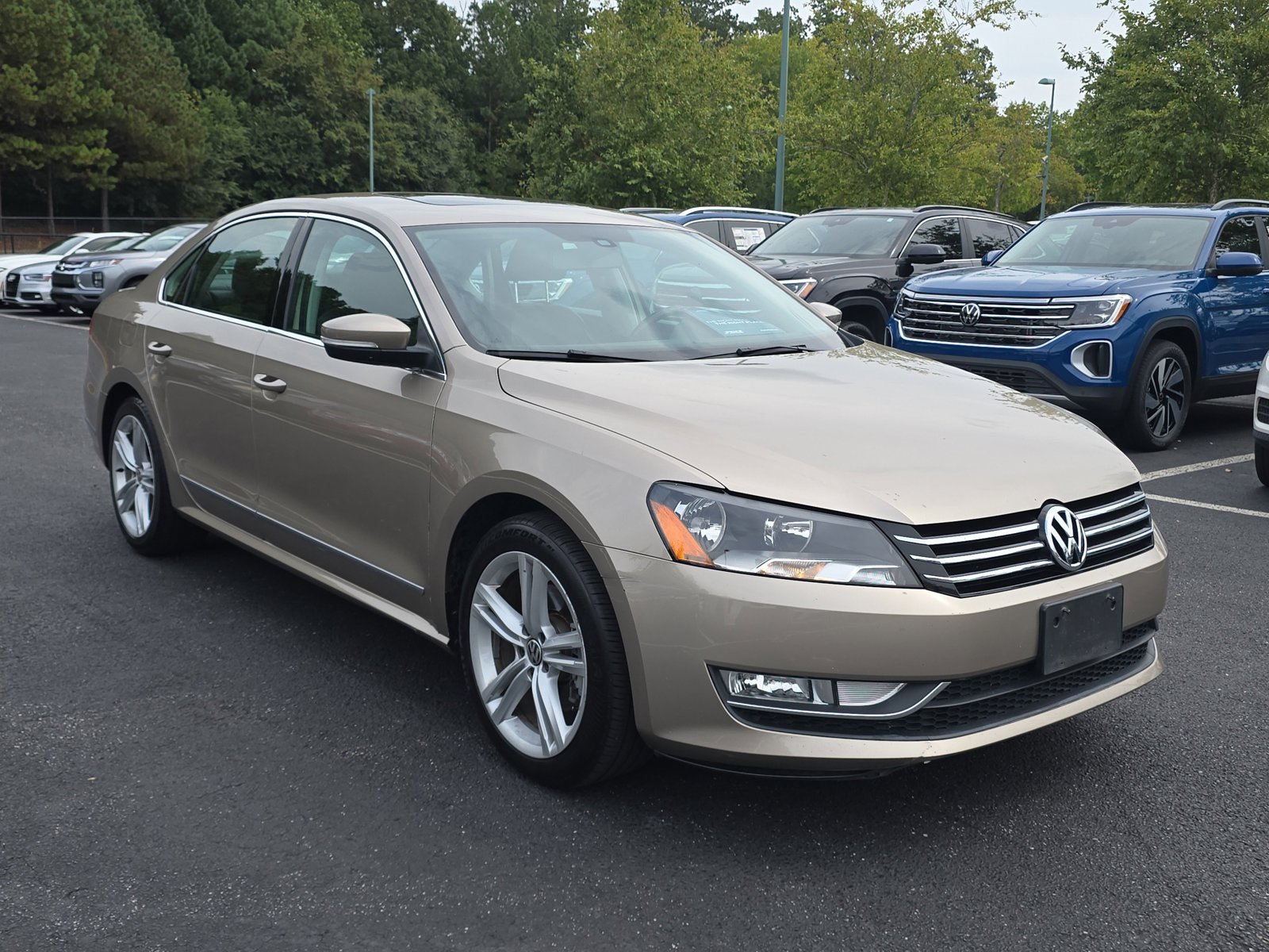 2015 Volkswagen Passat SE photo 3