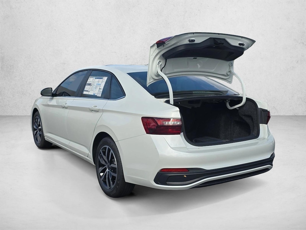 New 2025 Volkswagen Jetta 1.5T SE Sedan