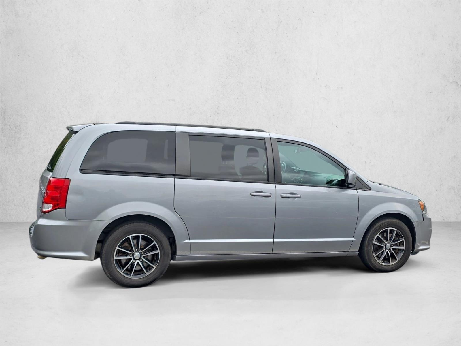 2019 Dodge Grand Caravan GT photo 3