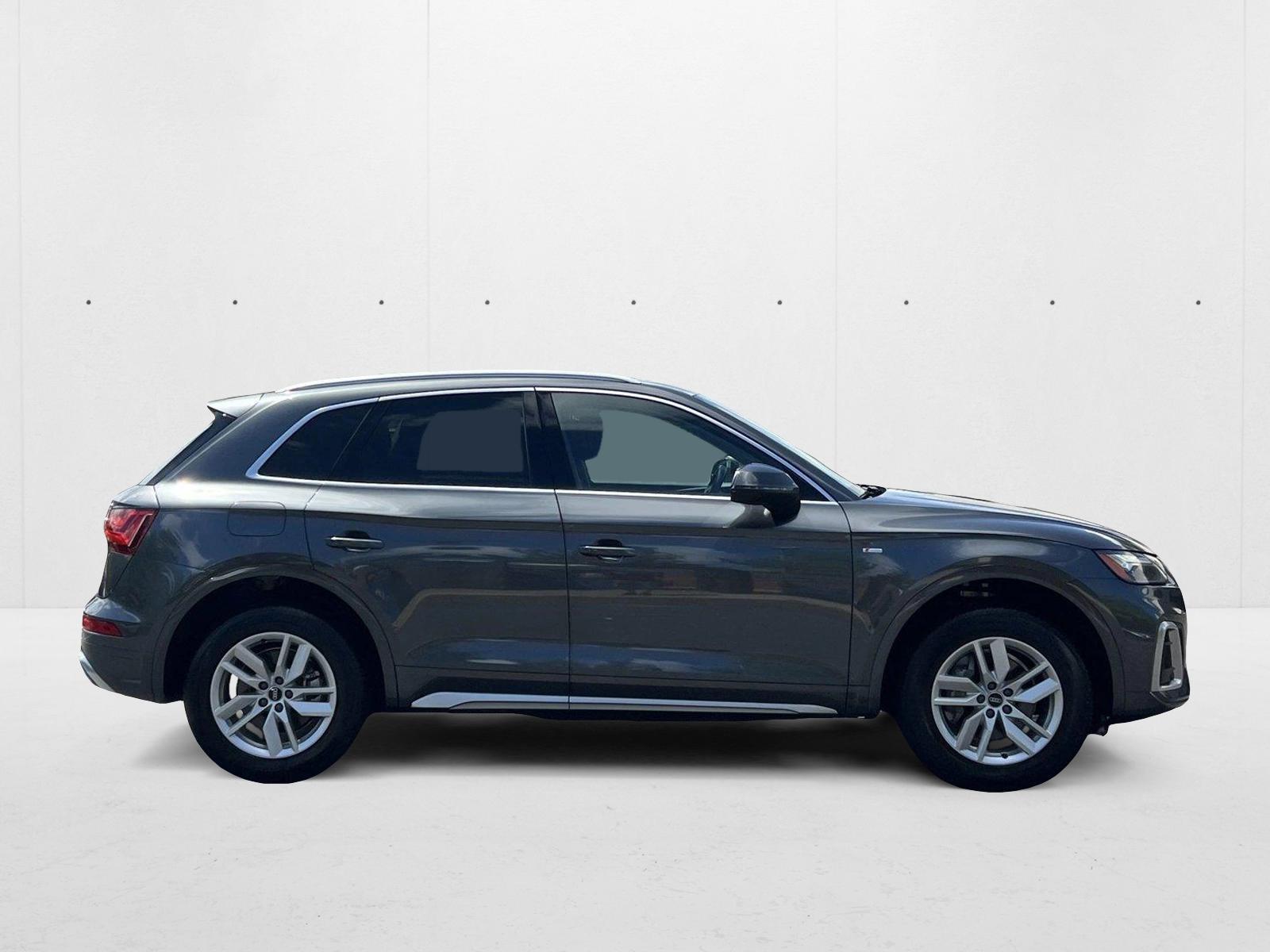 2022 Audi Q5 S line Premium photo 3