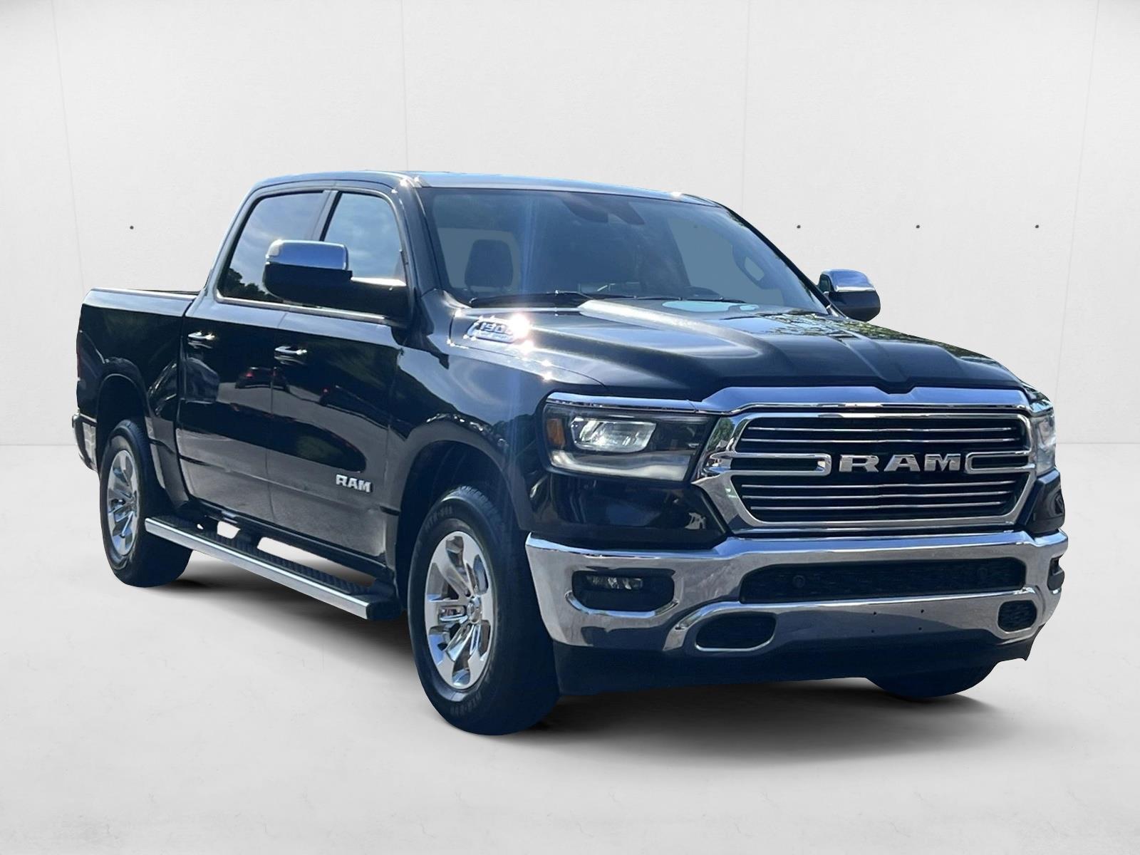 2023 Ram 1500 Laramie photo 3