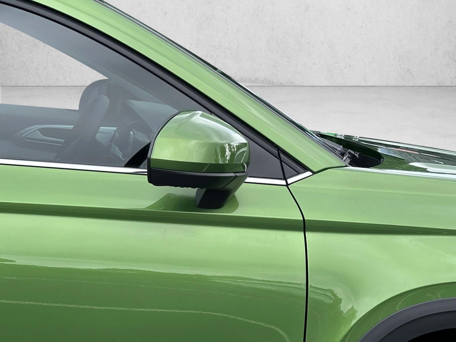 2025 Volkswagen Taos SE - Photo 6