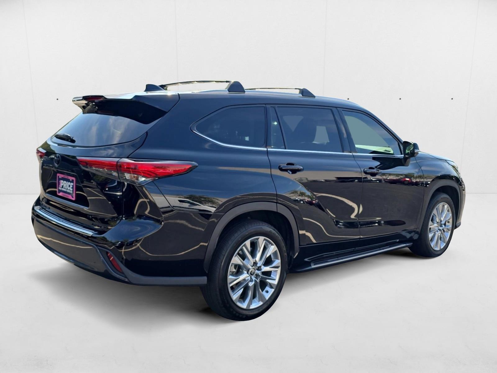 2022 Toyota Highlander Limited photo 4