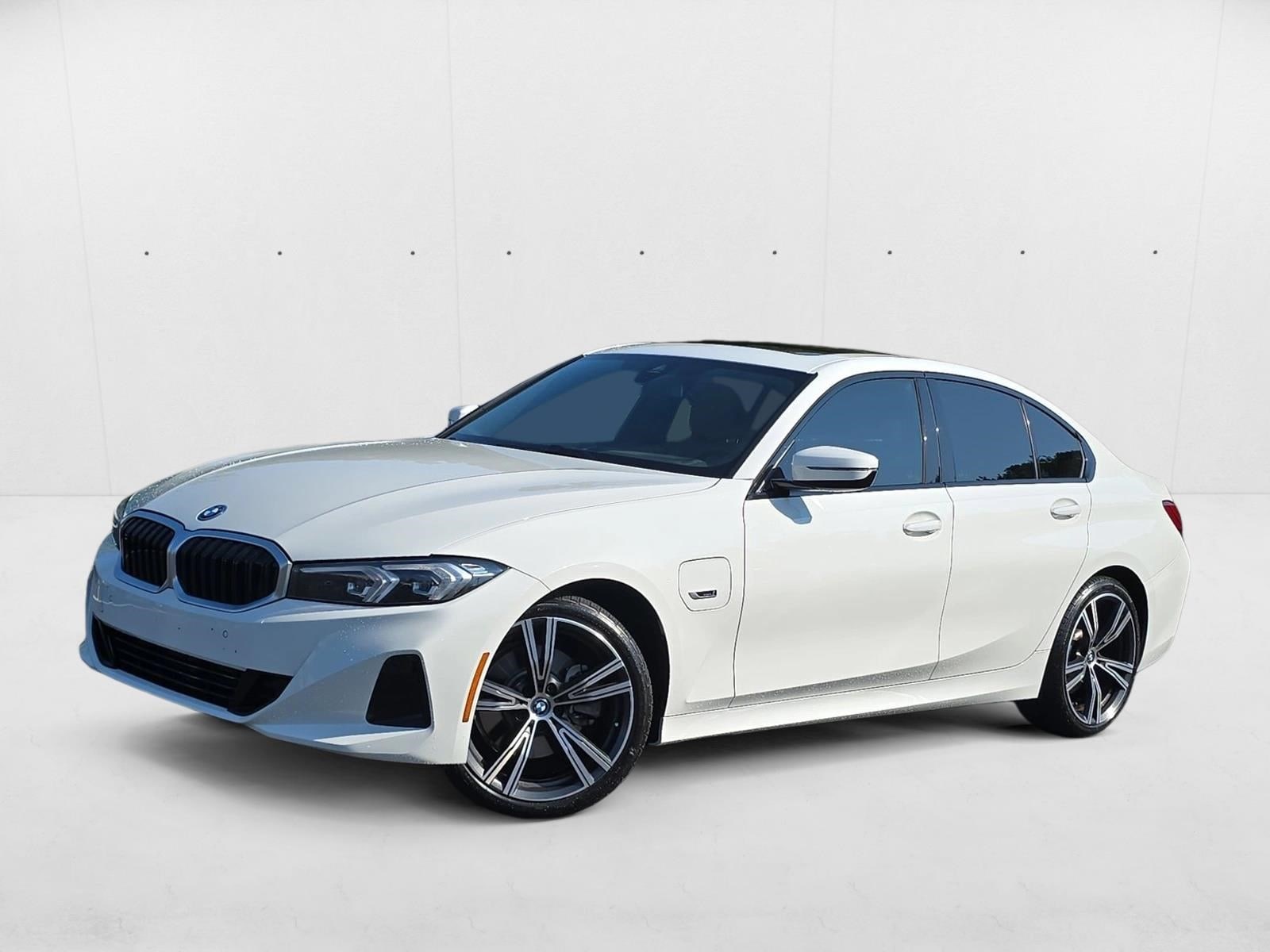 2023 BMW 3 Series 330e