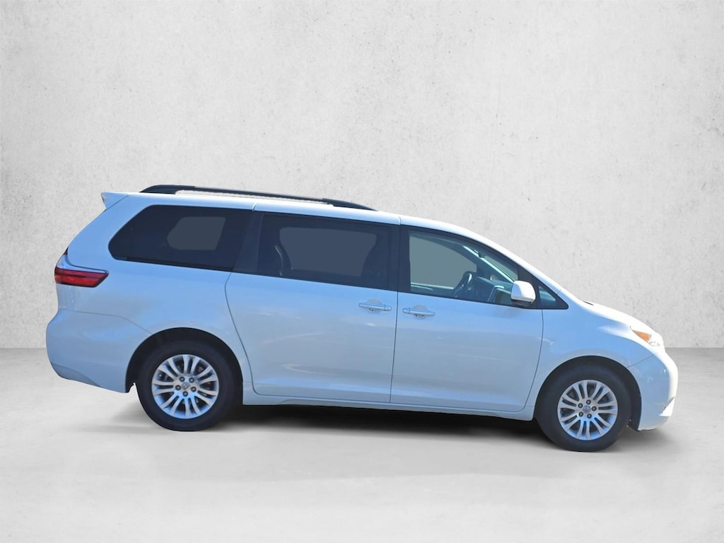 Used 2017 Toyota Sienna XLE Van Passenger Van