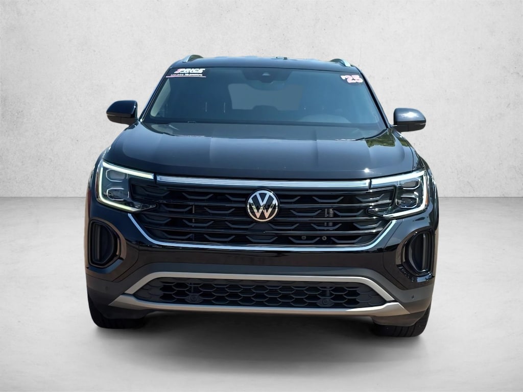Certified 2025 Volkswagen Atlas Cross Sport 2.0T SE w/Technology SUV