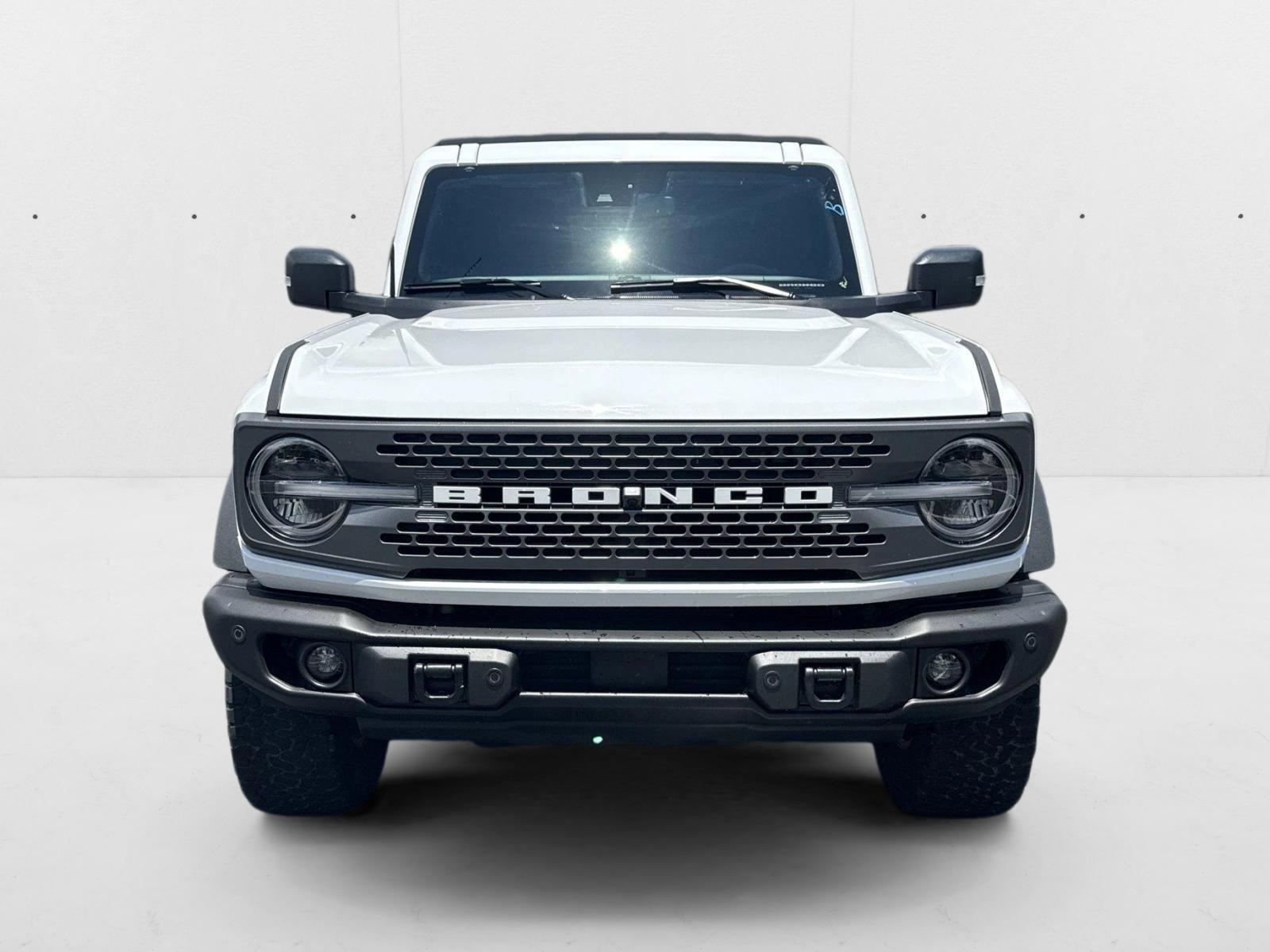 2023 Ford Bronco Badlands photo 2