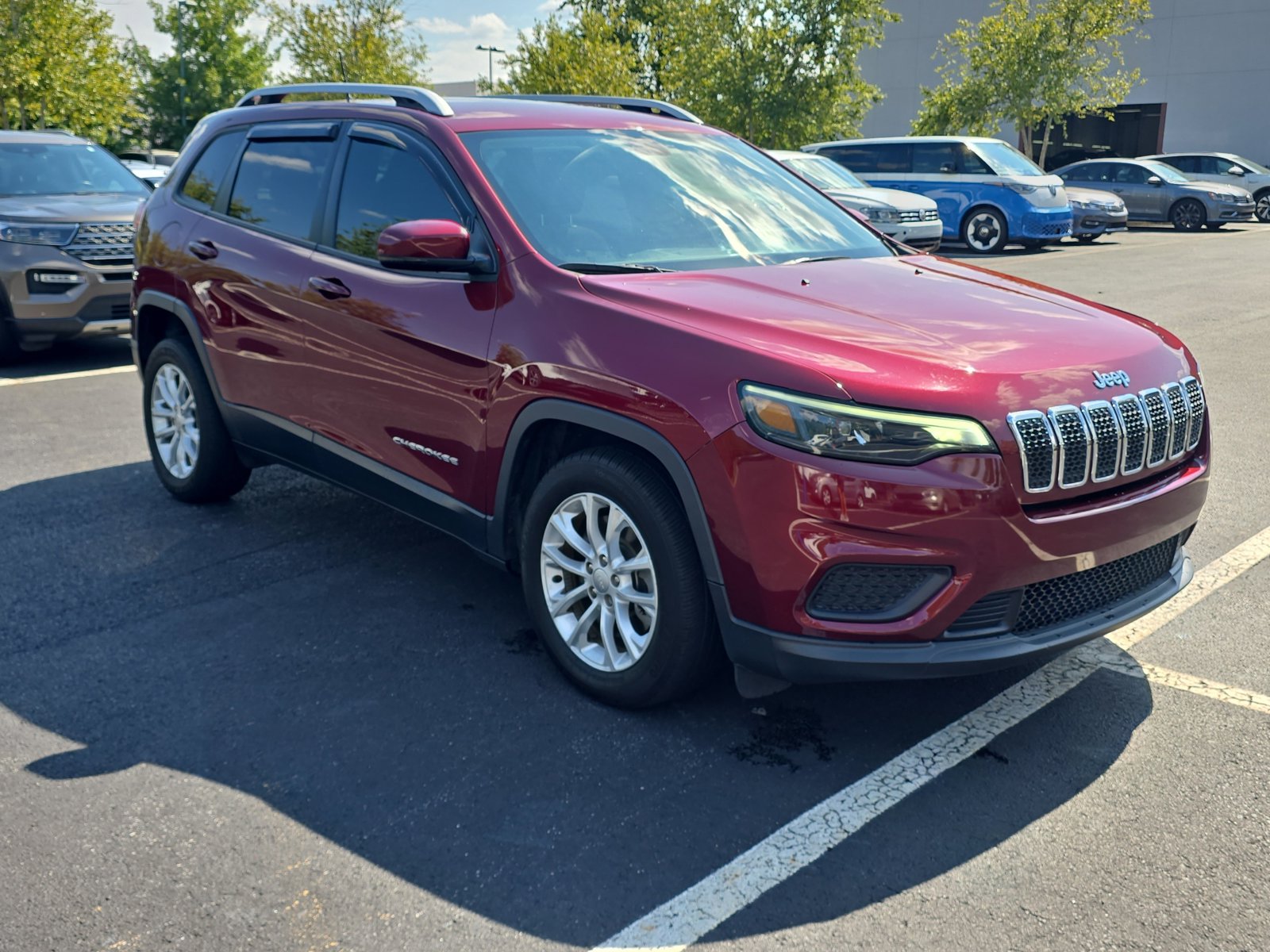 2020 Jeep Cherokee Latitude photo 2