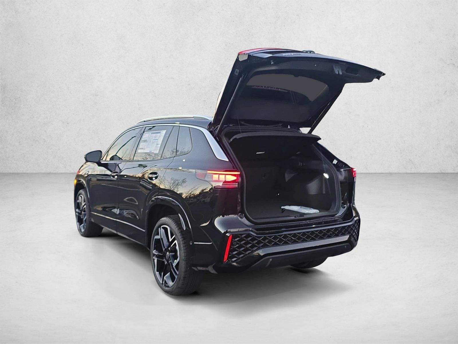 2026 Volkswagen Tiguan SEL R-Line photo 2