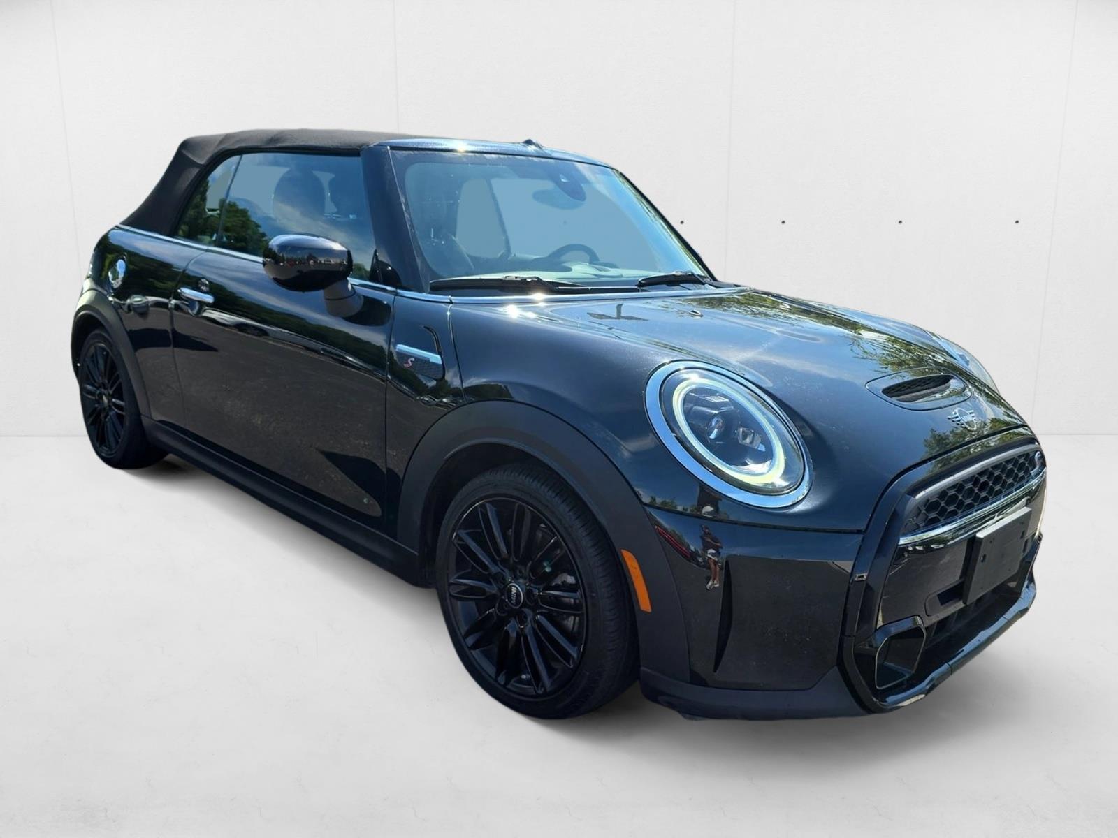 2024 Mini Cooper Convertible S photo 3