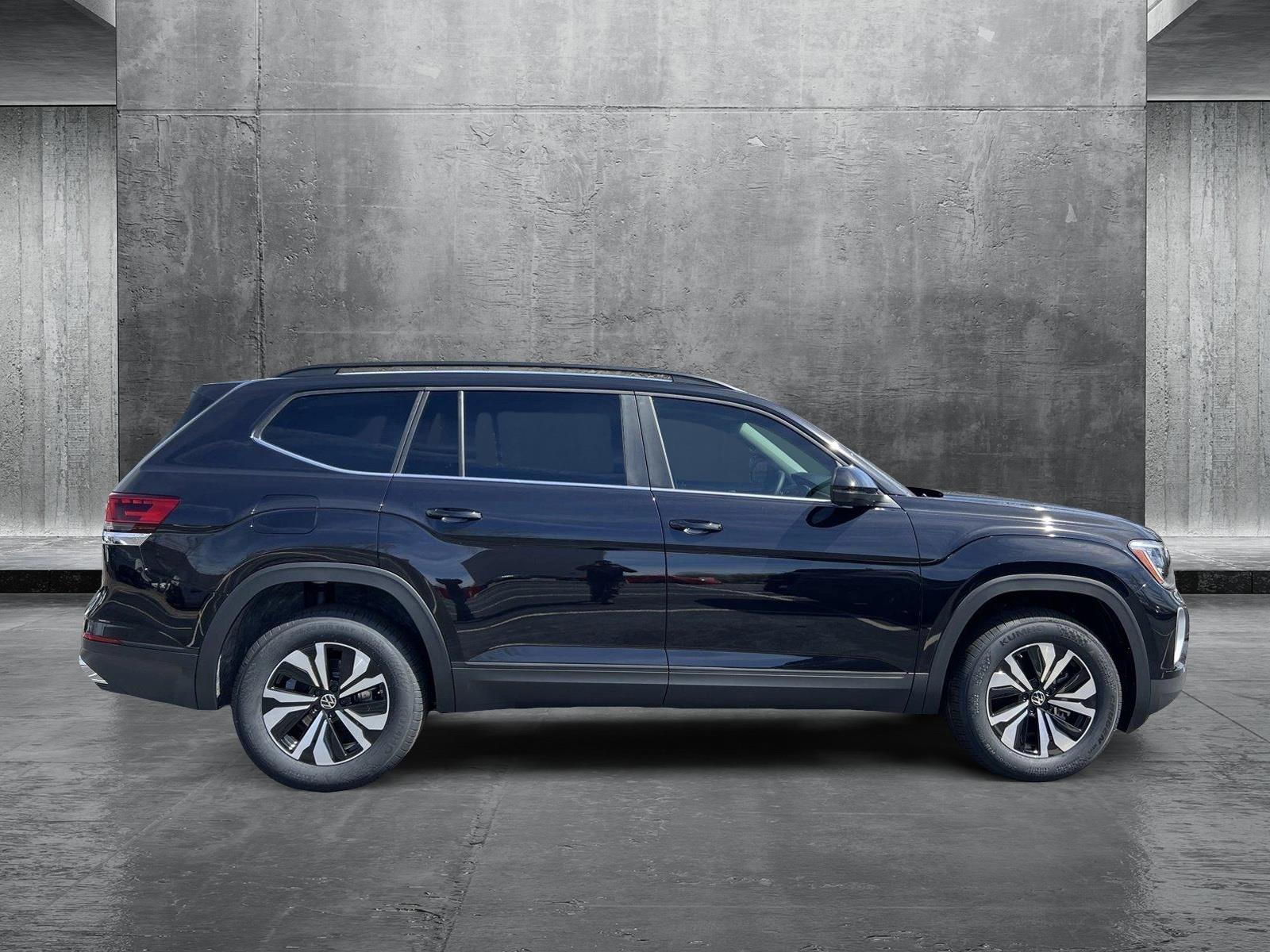 2025 Volkswagen Atlas SE photo 4