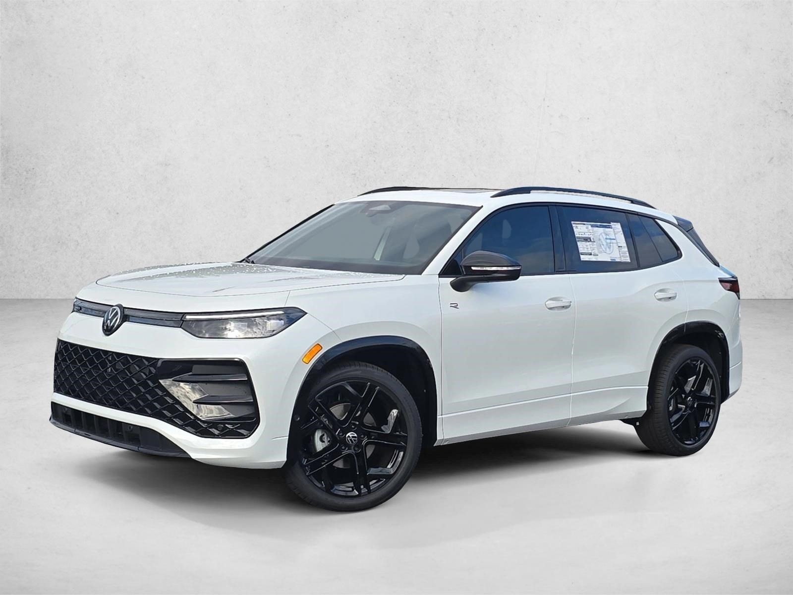 2026 Volkswagen Tiguan SE R-LINE BLACK's photo