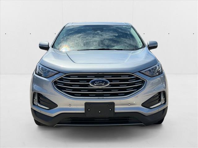 2024 Ford Edge Titanium photo 2