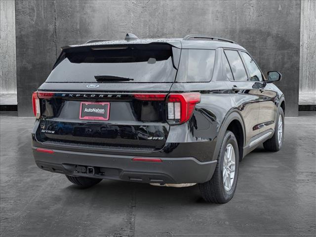 2025 Ford Explorer photo 2