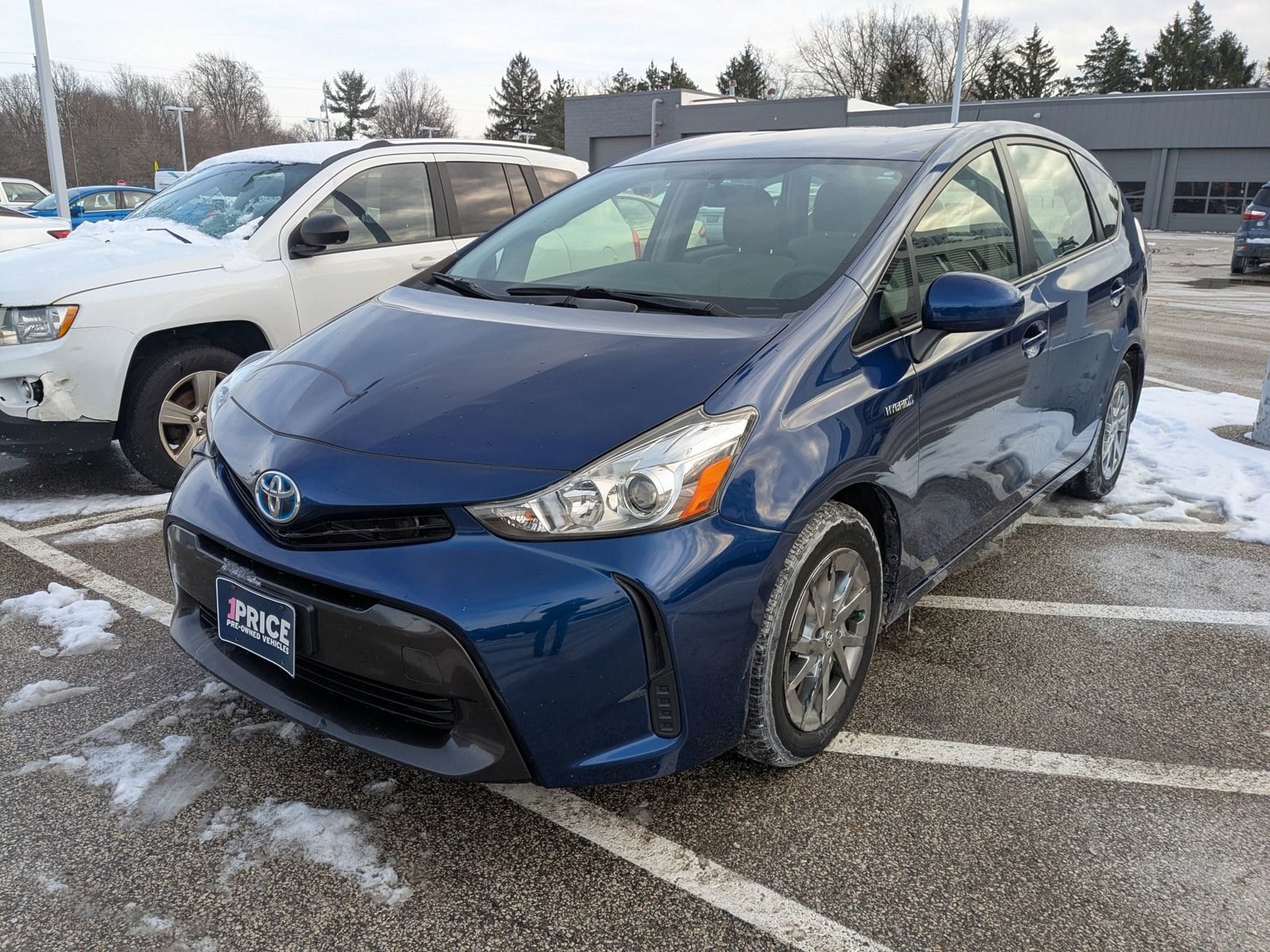 2015 Toyota Prius v Five