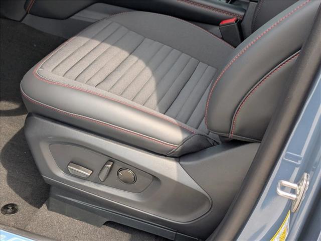 2025 Ford Explorer ST-Line photo 3