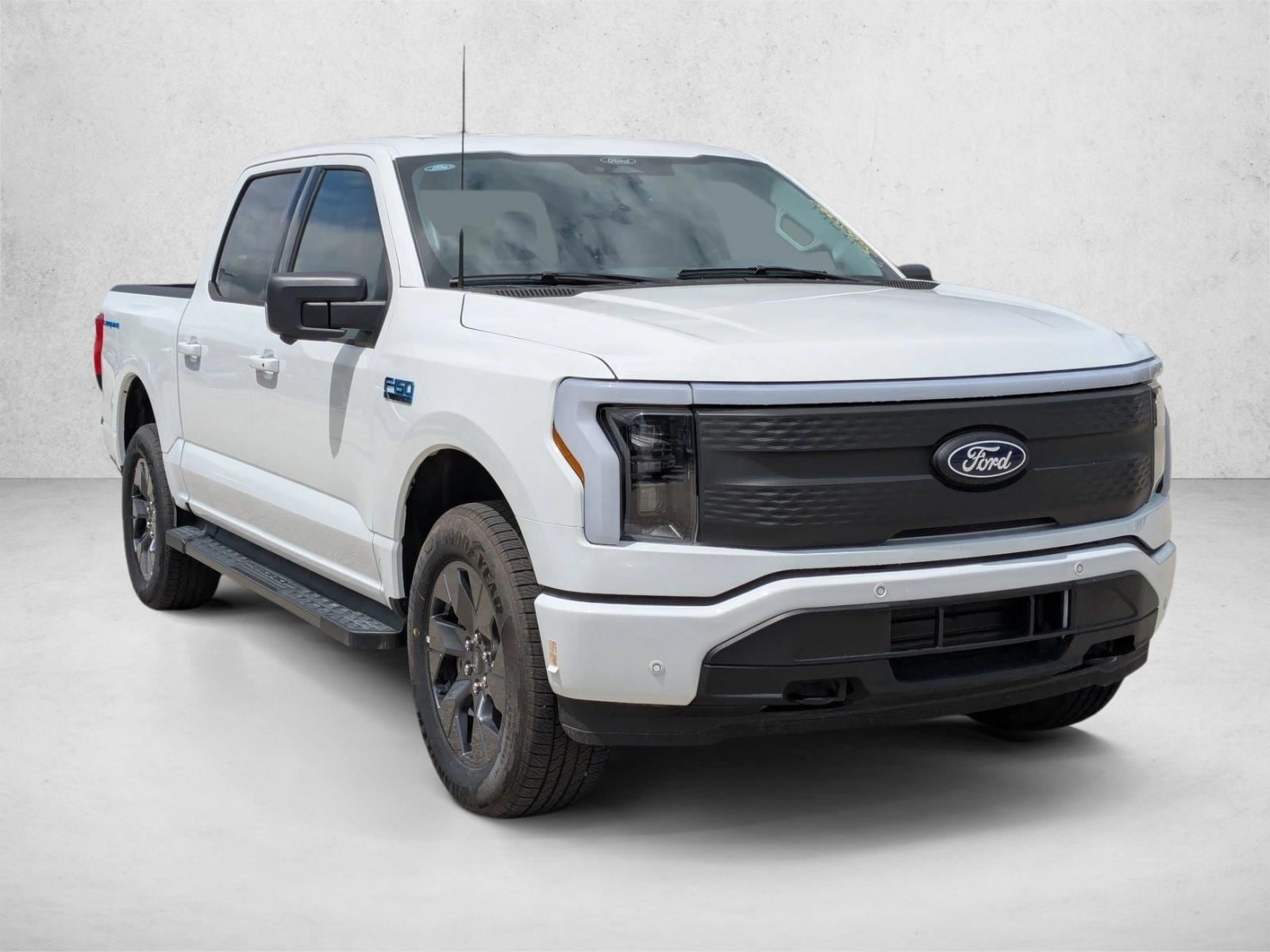 2025 Ford F-150 Lightning Flash - Photo 6