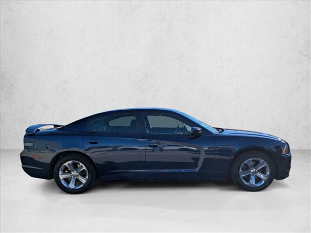 Used 2014 Dodge Charger SE Sedan