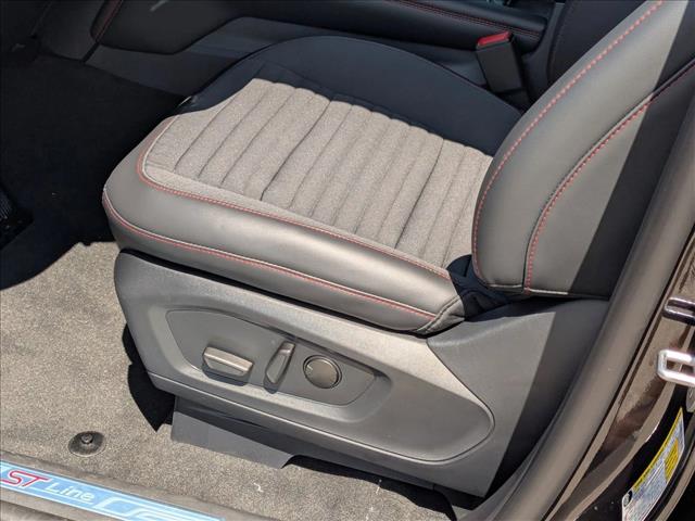 2025 Ford Explorer ST-Line photo 4