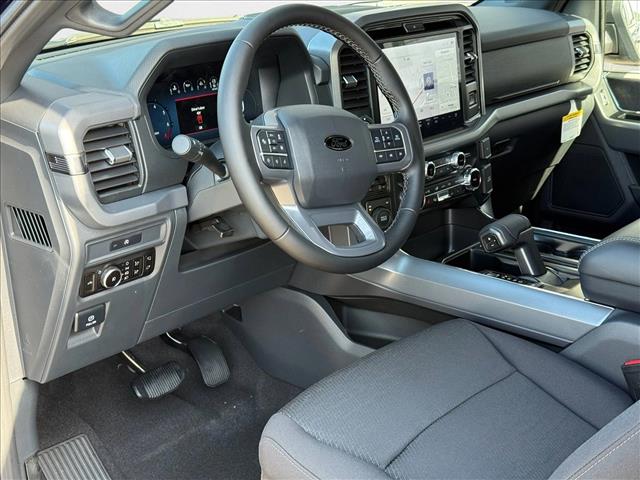 2025 Ford F-150 XLT photo 3