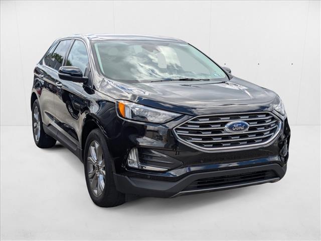 2024 Ford Edge Titanium photo 3