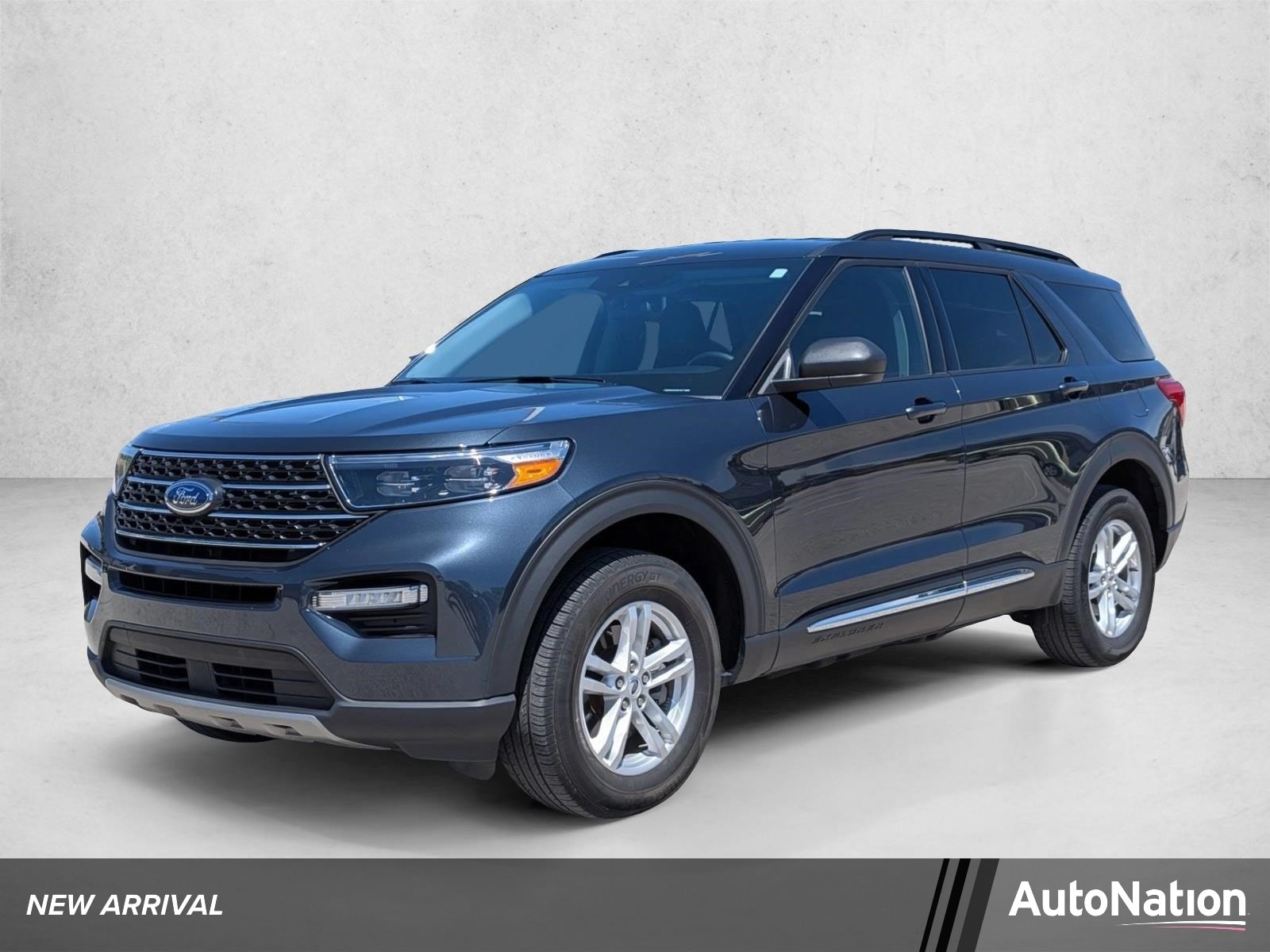 2023 Ford Explorer XLT 4WD's photo