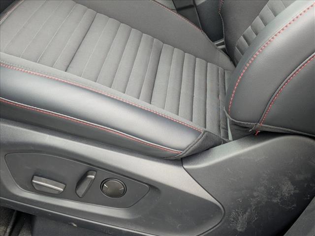 2025 Ford Explorer ST-Line photo 2