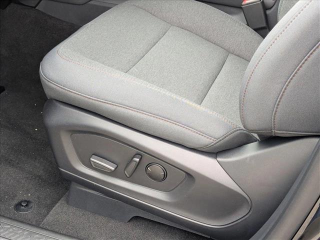 2025 Ford Explorer photo 4