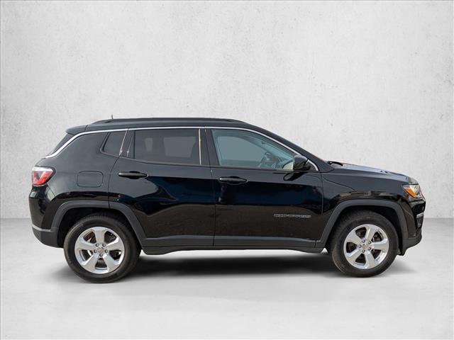 2019 Jeep Compass Latitude photo 3