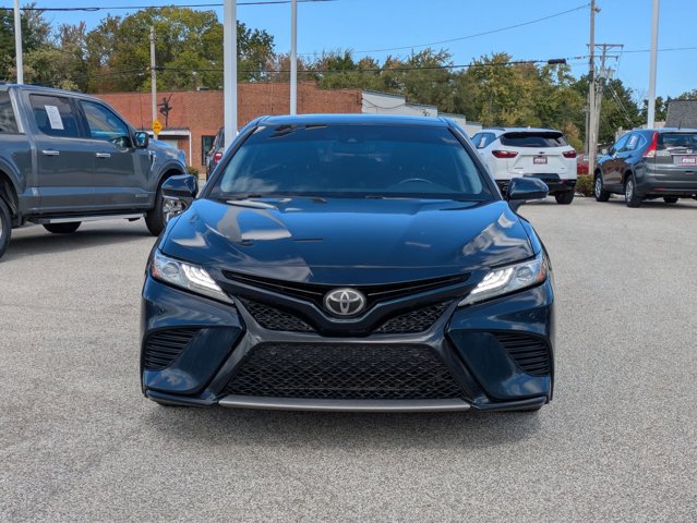 2018 Toyota Camry XSE photo 2
