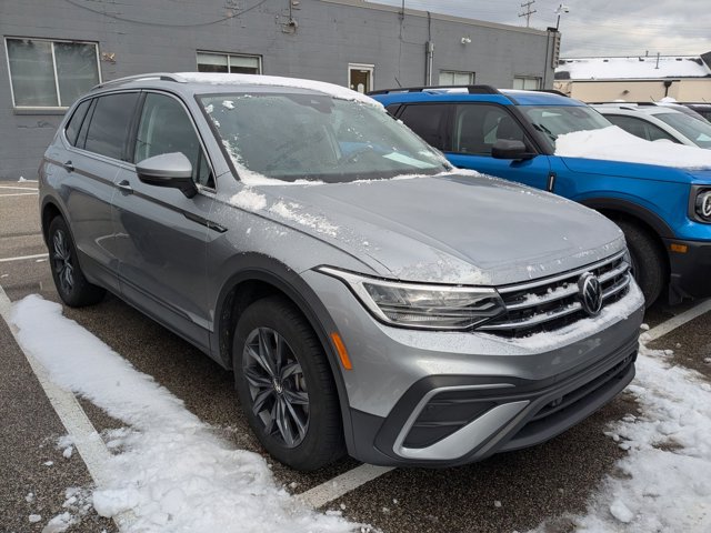 2022 Volkswagen Tiguan SE photo 3