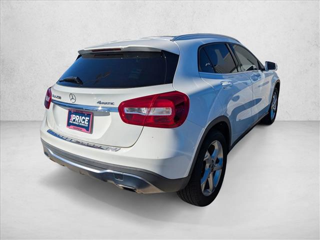 2018 Mercedes Benz GLA 250 photo 2