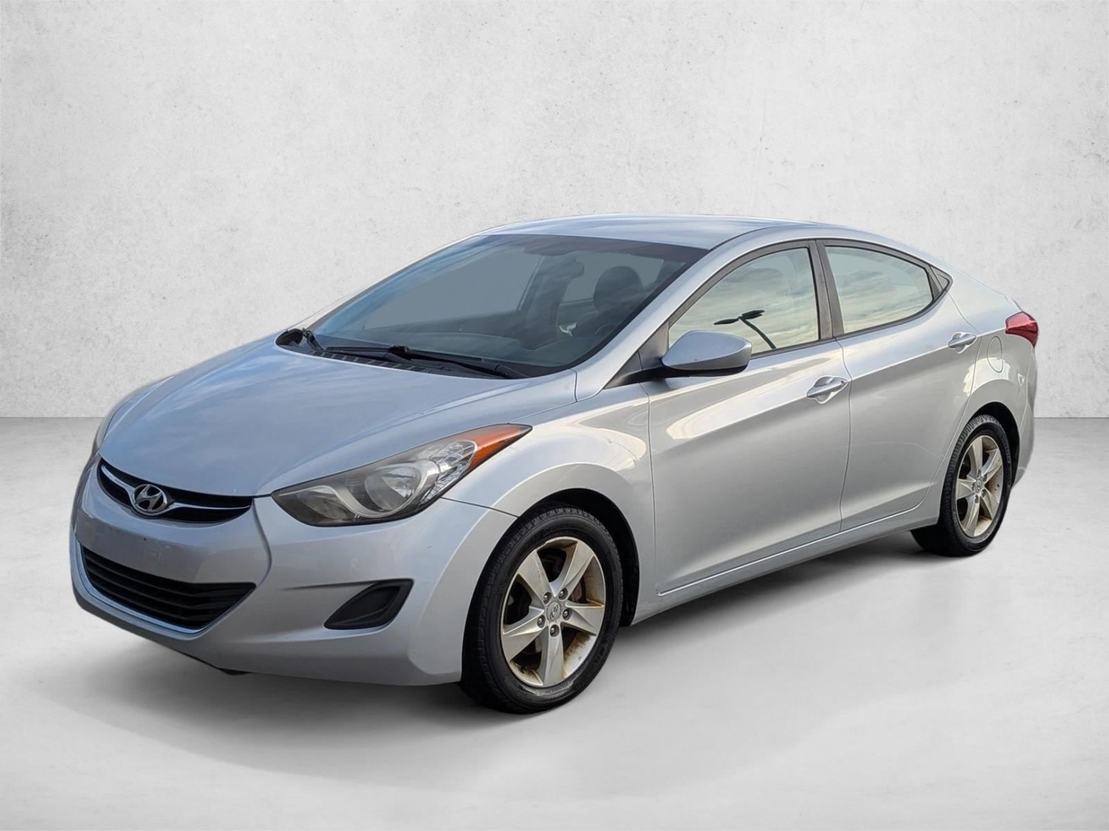 2011 Hyundai Elantra GLS's photo