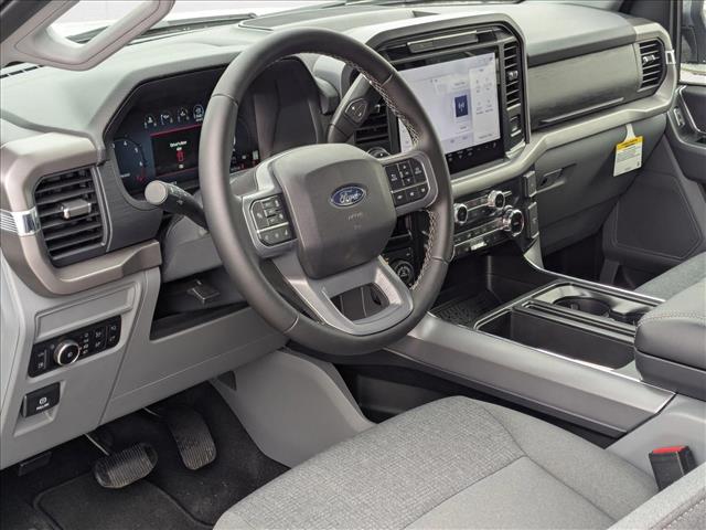 2025 Ford F-150 XLT photo 3