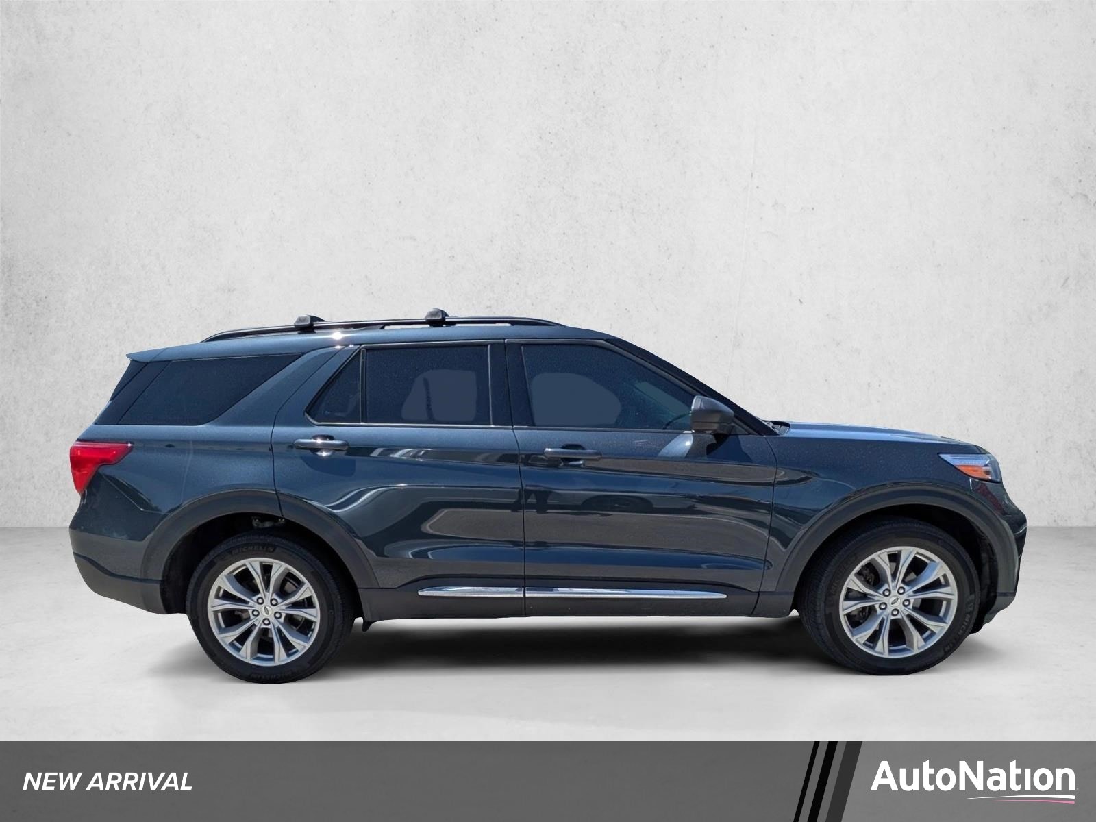 2023 Ford Explorer XLT 4WD's photo