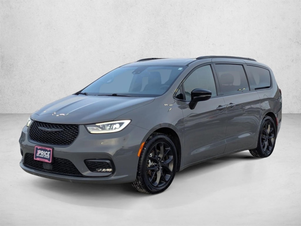 Used 2025 Chrysler Pacifica Limited Van Passenger Van