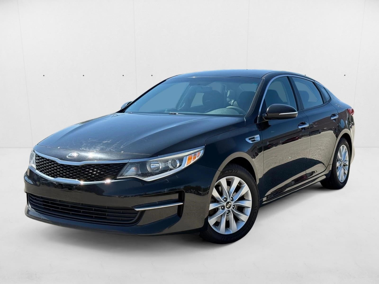 2016 Kia Optima LX's photo