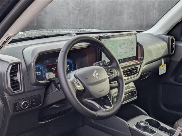 2025 Ford Bronco Sport Outer Banks photo 3