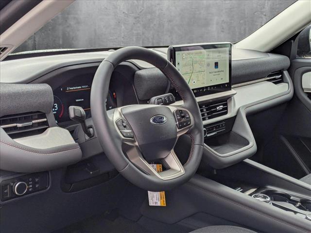2025 Ford Explorer photo 3