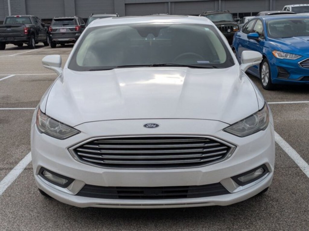 Used 2017 Ford Fusion SE Sedan