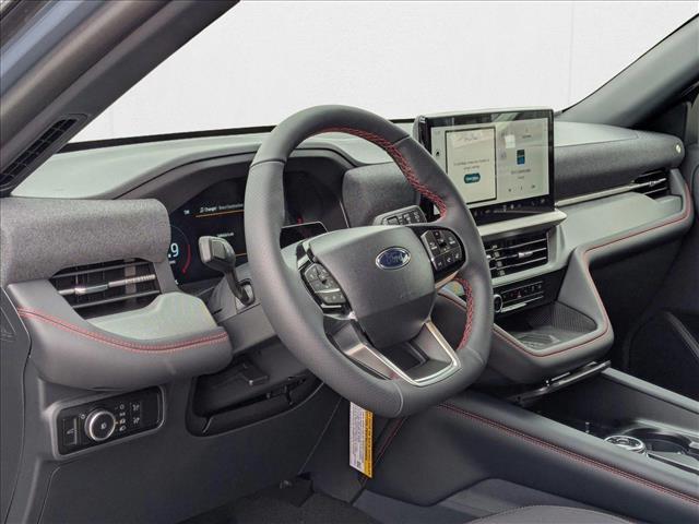 2025 Ford Explorer ST-Line photo 2