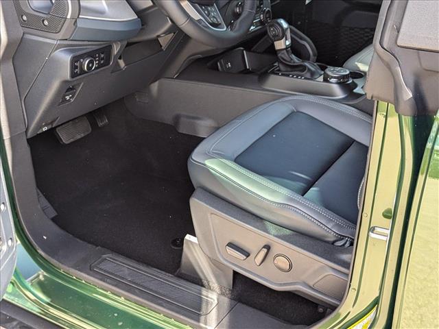2024 Ford Bronco Outer Banks photo 4