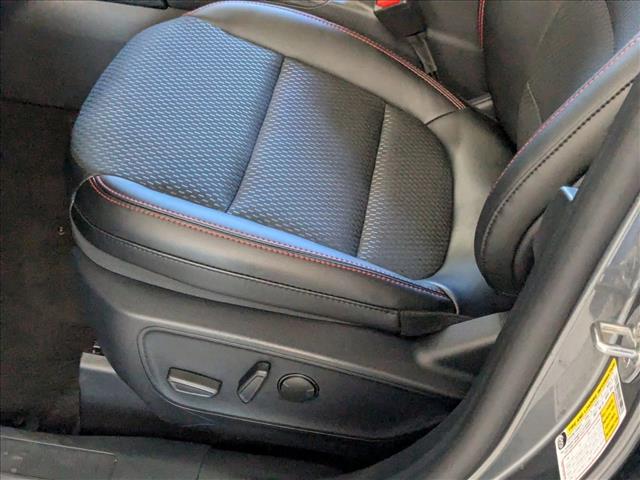 2025 Ford Escape ST-Line photo 2