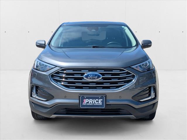 2024 Ford Edge Titanium photo 2