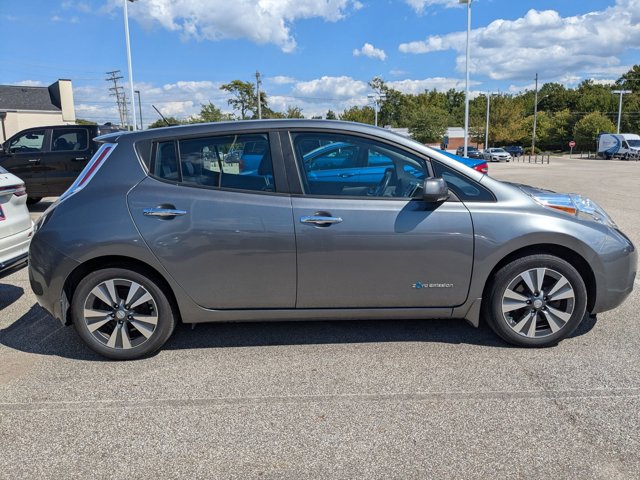 2015 Nissan Leaf SL photo 4