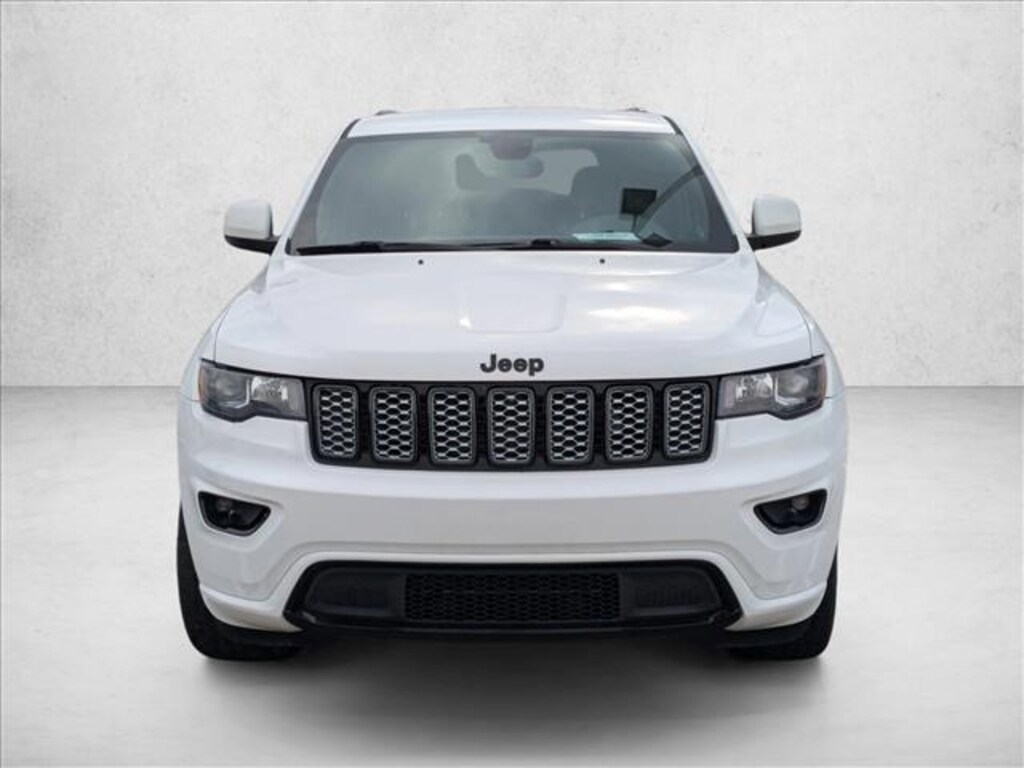 Used 2017 Jeep Grand Cherokee Altitude SUV